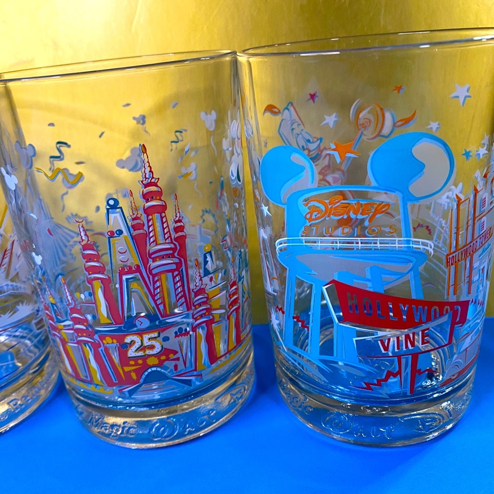 WALT DISNEY WORLD ANNIVERSARY 25th REMEMBER THE MAGIC (4) GLASSES MCDONALD’S - Picture 2 of 14